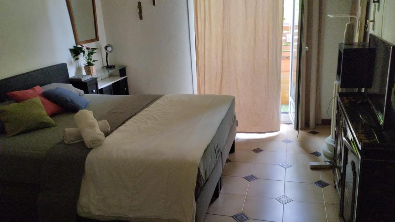Gaudi 51 Apartment Барселона Екстериор снимка