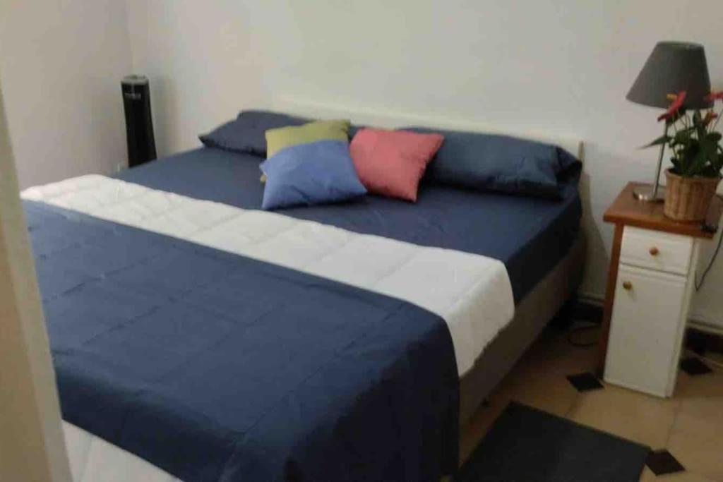 Gaudi 51 Apartment Барселона Екстериор снимка