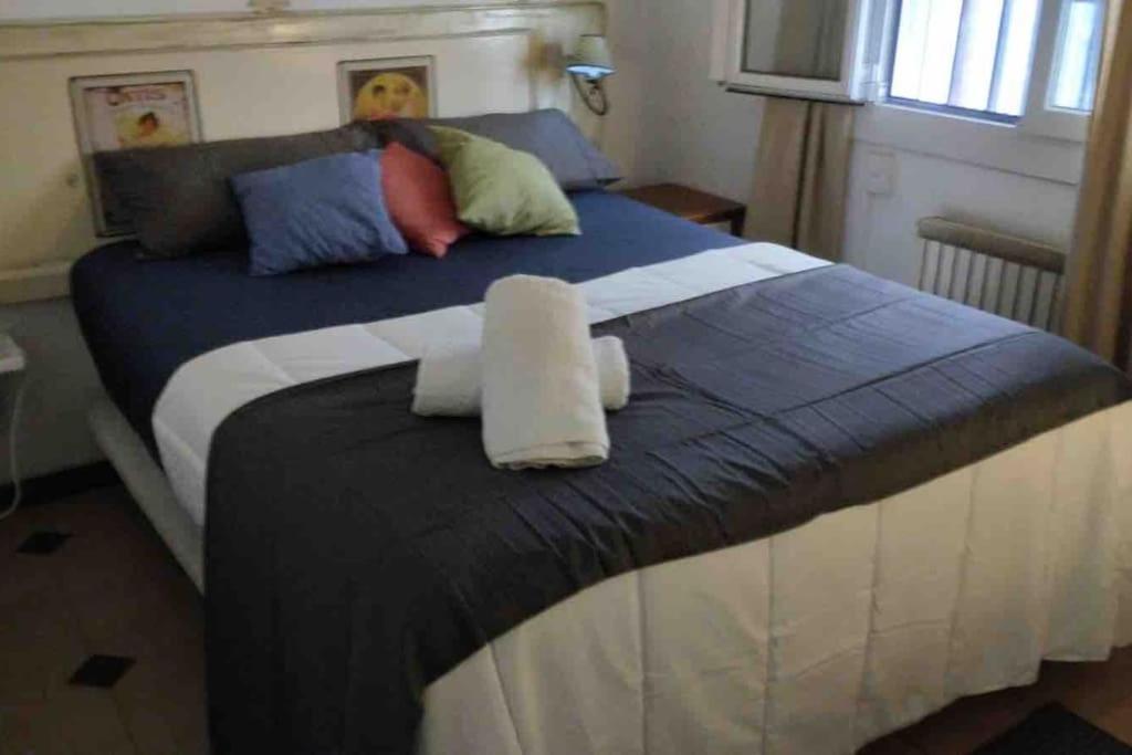 Gaudi 51 Apartment Барселона Екстериор снимка