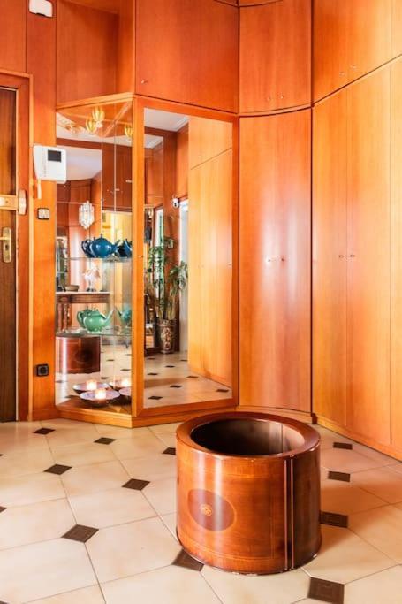 Gaudi 51 Apartment Барселона Екстериор снимка