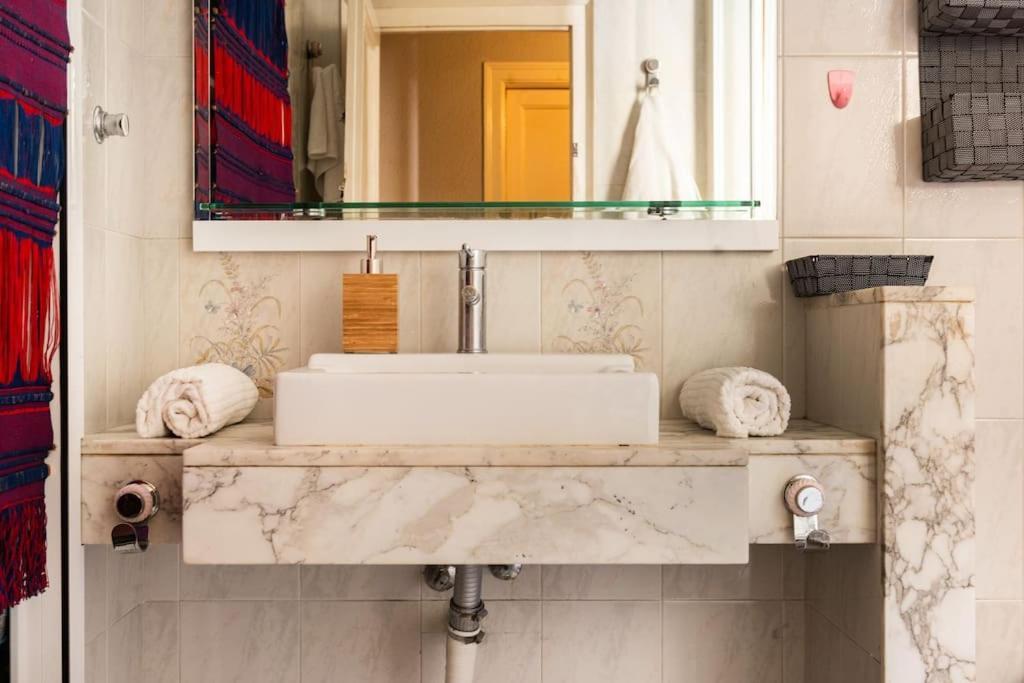 Gaudi 51 Apartment Барселона Екстериор снимка