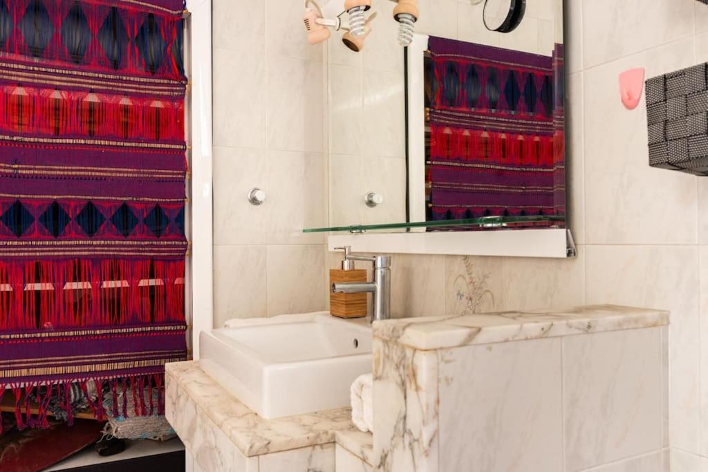Gaudi 51 Apartment Барселона Екстериор снимка