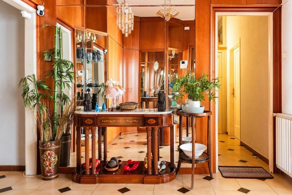 Gaudi 51 Apartment Барселона Екстериор снимка