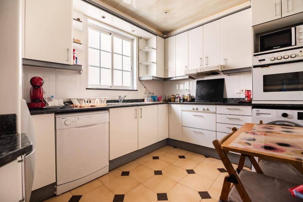 Gaudi 51 Apartment Барселона Екстериор снимка